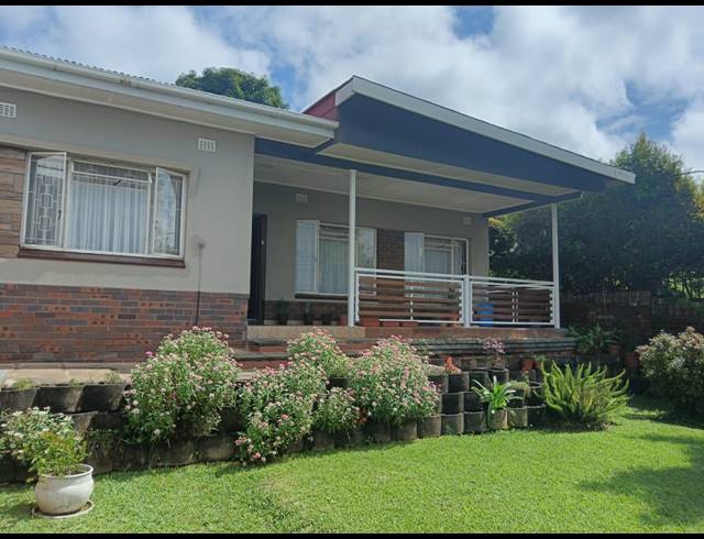 4 BEDROOM HOUSE FOR SALE IN WOODLANDS